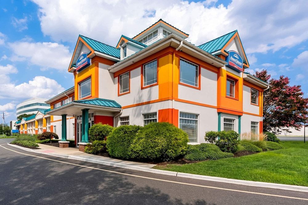 Howard Johnson by Wyndham Toms River 1