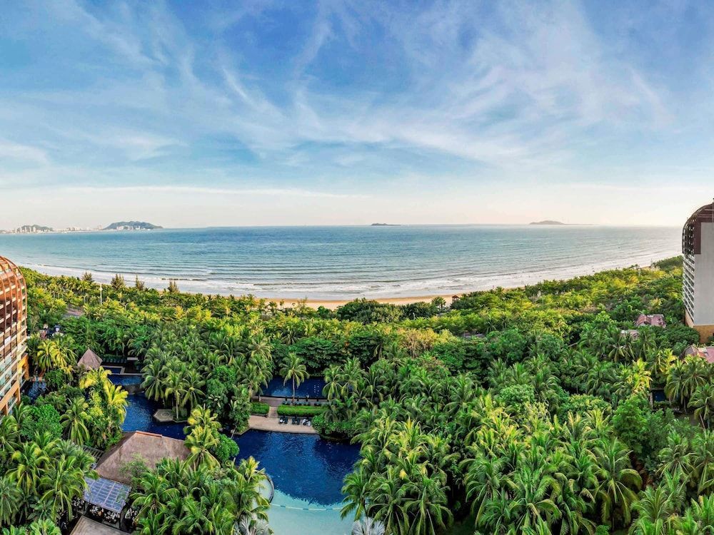 Pullman Oceanview Sanya Bay Resort & Spa 1
