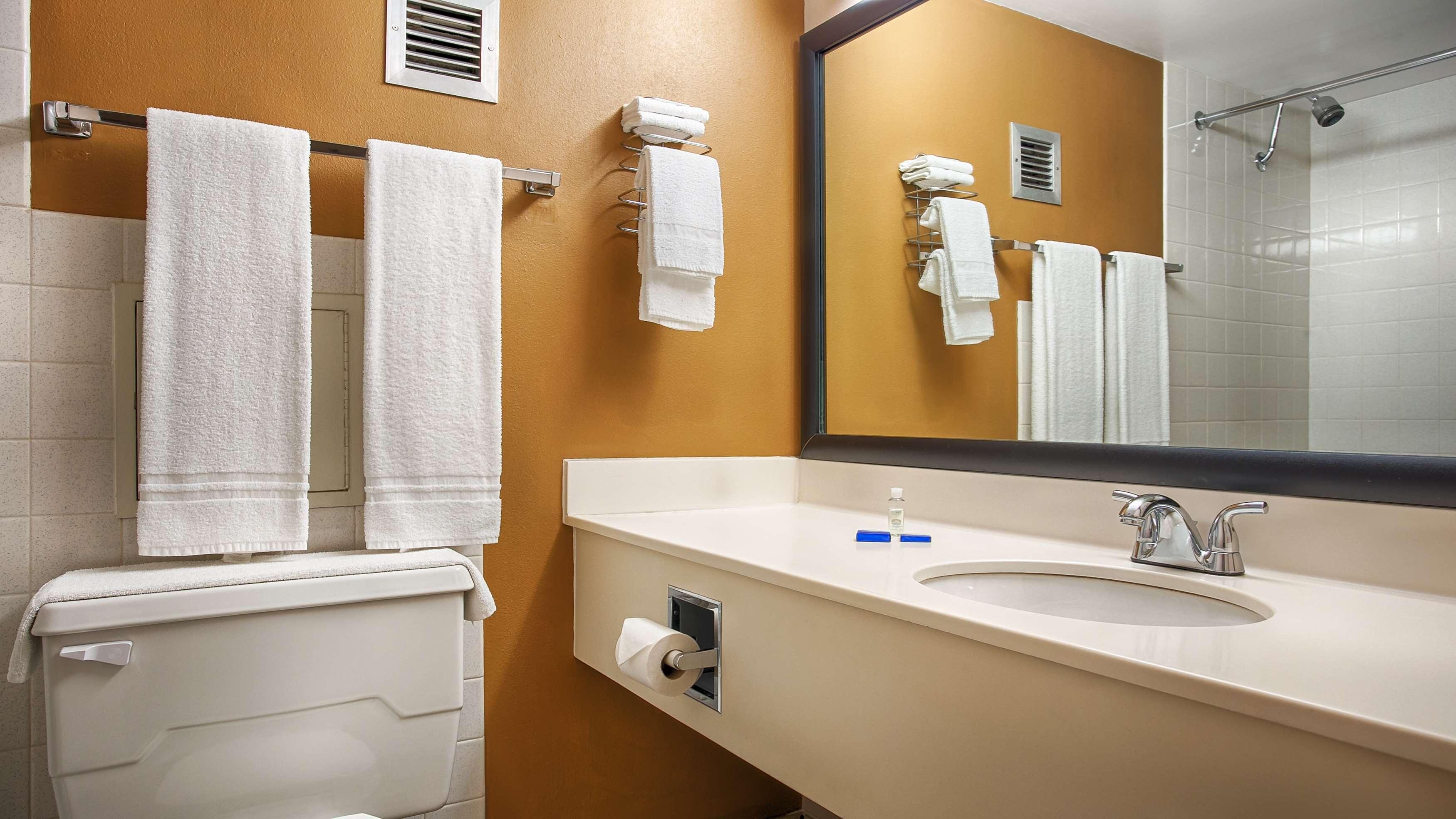 Best Western Riverfront Inn 1