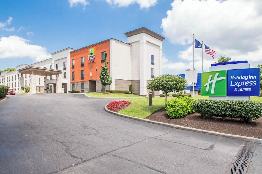 Holiday Inn Express & Suites ALBANY AIRPORT - WOLF ROAD by IHG 1