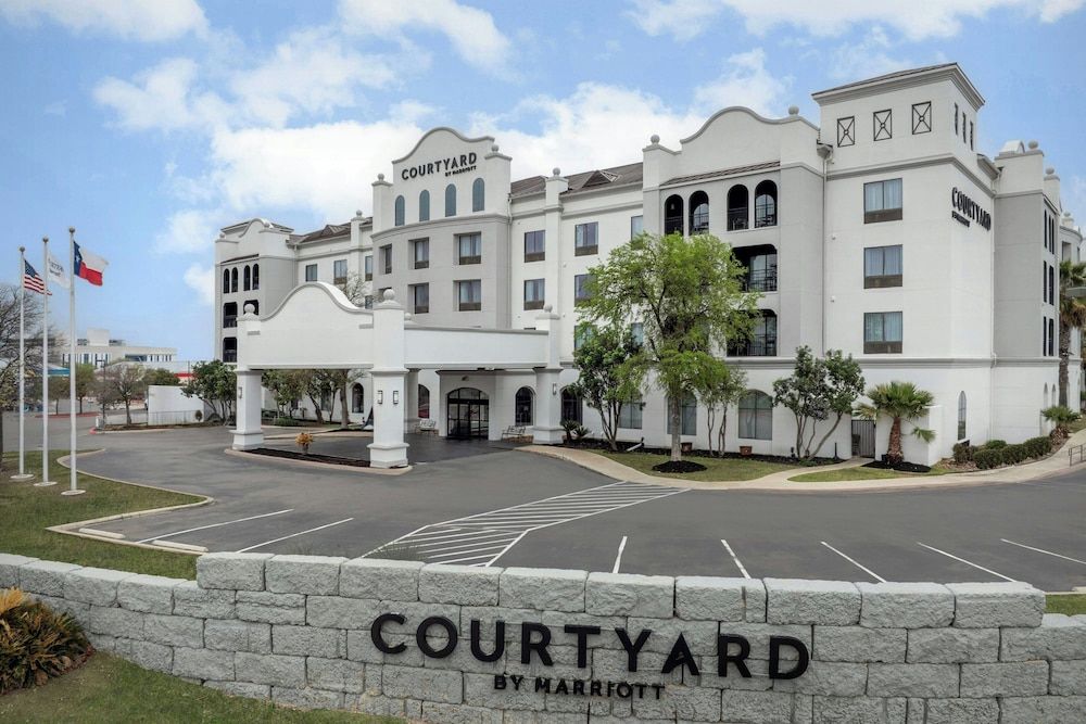 Courtyard by Marriott San Antonio SeaWorld Westover Hills 1
