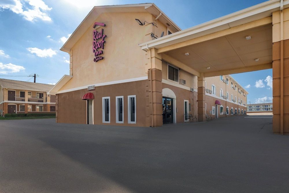 Red Roof Inn & Suites Denton 1