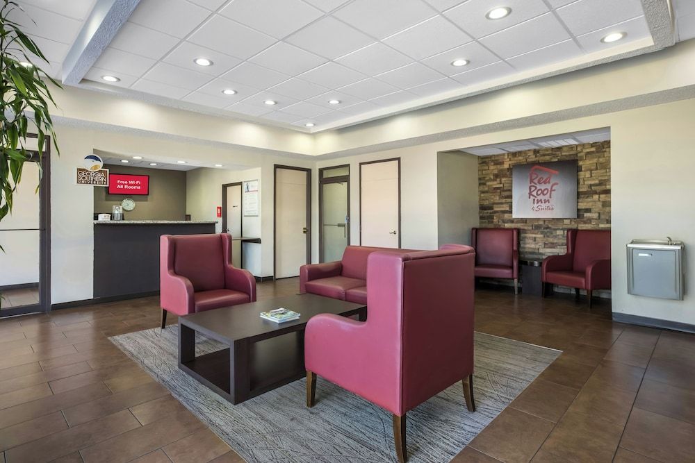 Red Roof Inn & Suites Statesboro - University 2