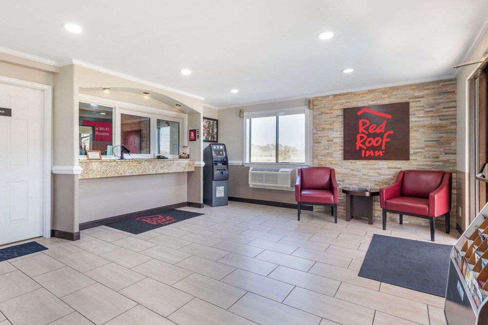 Red Roof Inn Suffolk 2