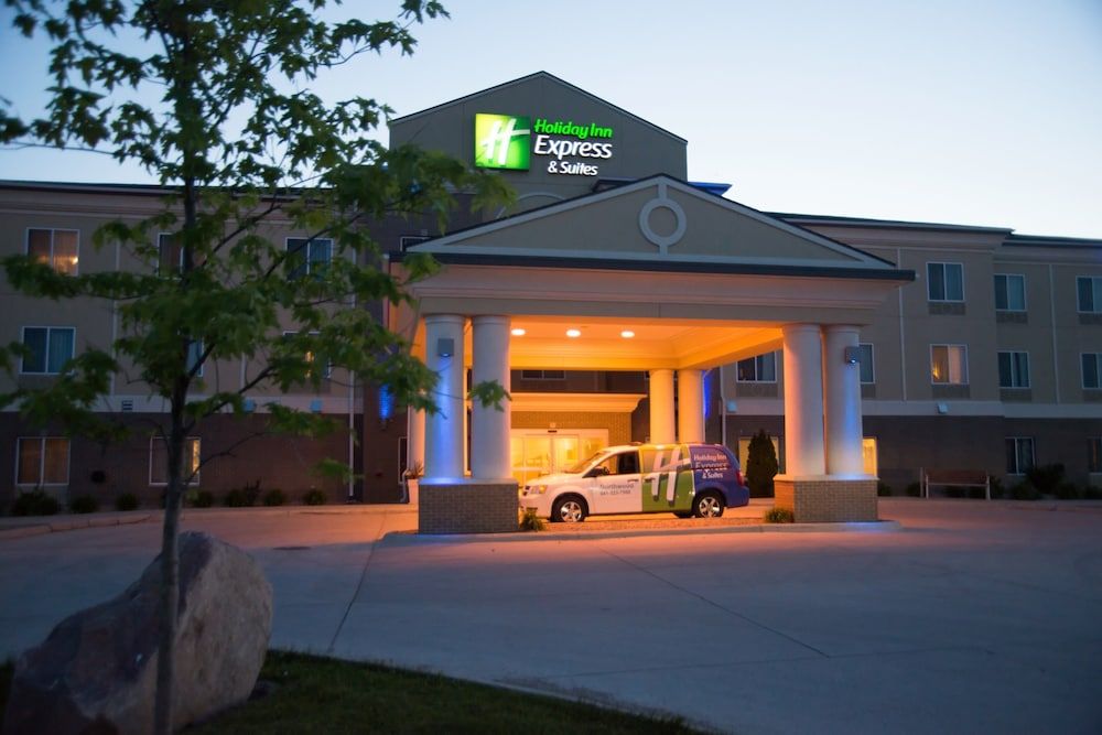 Holiday Inn Express & Suites NORTHWOOD by IHG 1