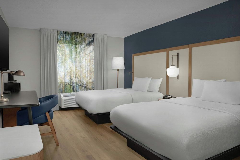 Fairfield Inn and Suites by Marriott Tampa North 1