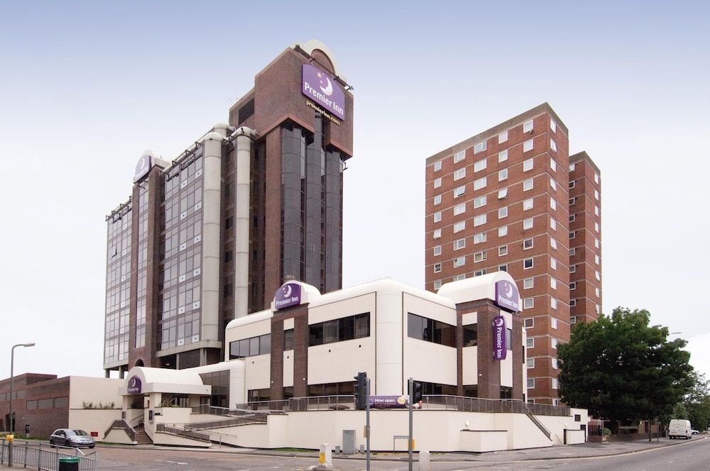 Premier Inn Sunbury - Kempton Park 1