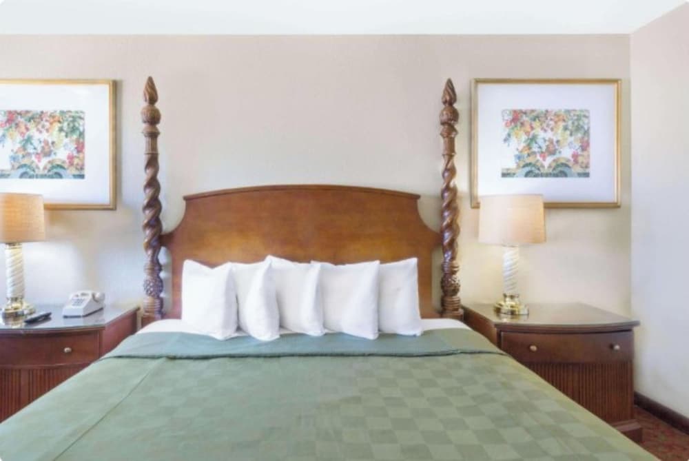 Kingman Inn Route 66 I-40 1