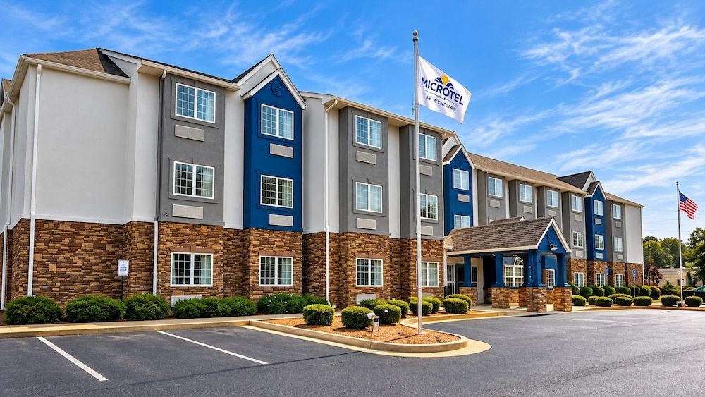 Microtel Inn & Suites by Wyndham Macon 1