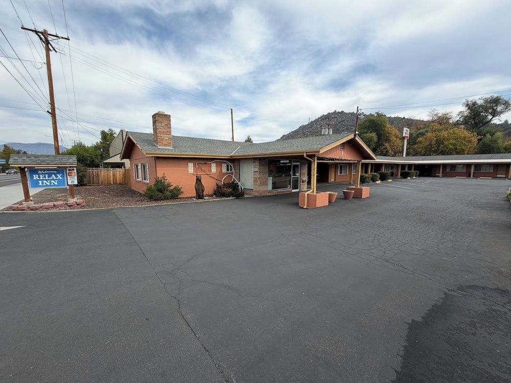 Relax Inn Yreka 1