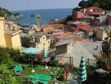 ALBERGO DEGLI AMICI 1