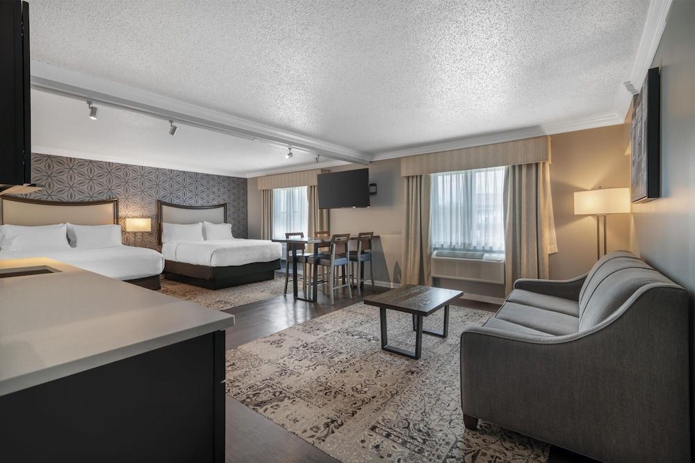 Best Western PLUS Franklin Square Inn 1
