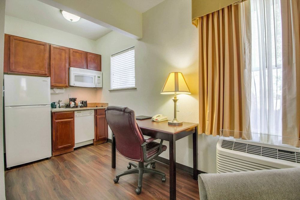 MainStay Suites Texas Medical Center-Reliant Park 1