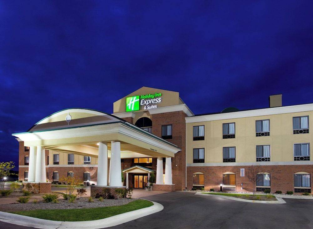 Holiday Inn Express & Suites BAY CITY by IHG 1