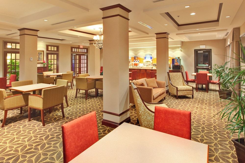 Holiday Inn Express & Suites BROCKVILLE by IHG 1