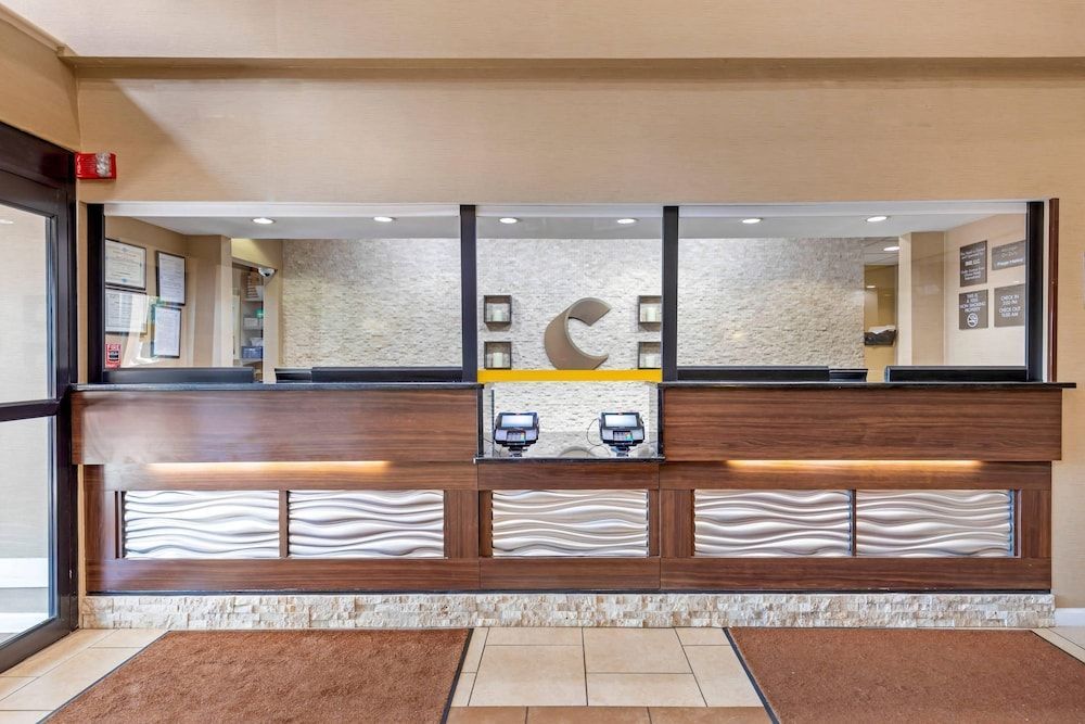 Comfort Inn & Suites Canton Riverstone Area 2