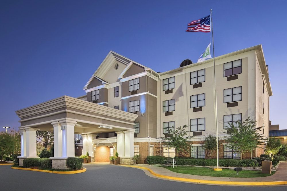 Holiday Inn Express & Suites BYRON by IHG 1