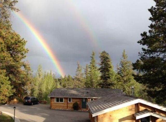 Jasper House Bungalows 1