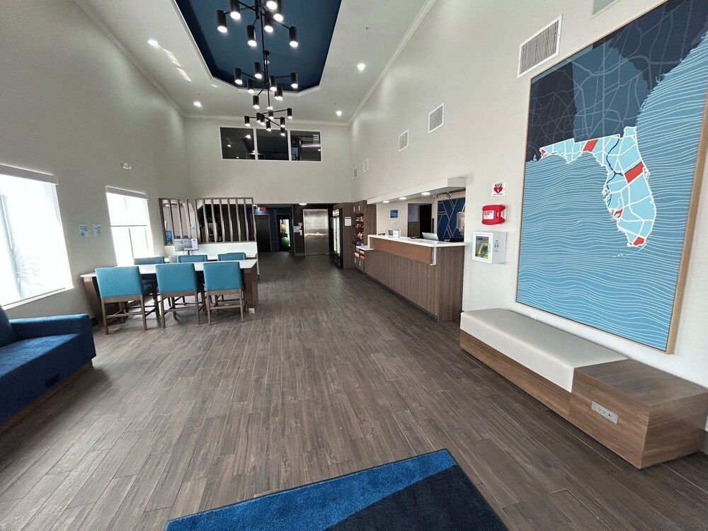 Holiday Inn Express & Suites Dania Beach - Airport Area 1