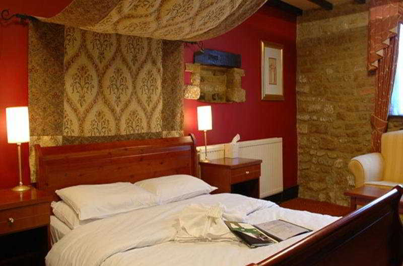 Red Lion Hotel by Greene King Inns 2