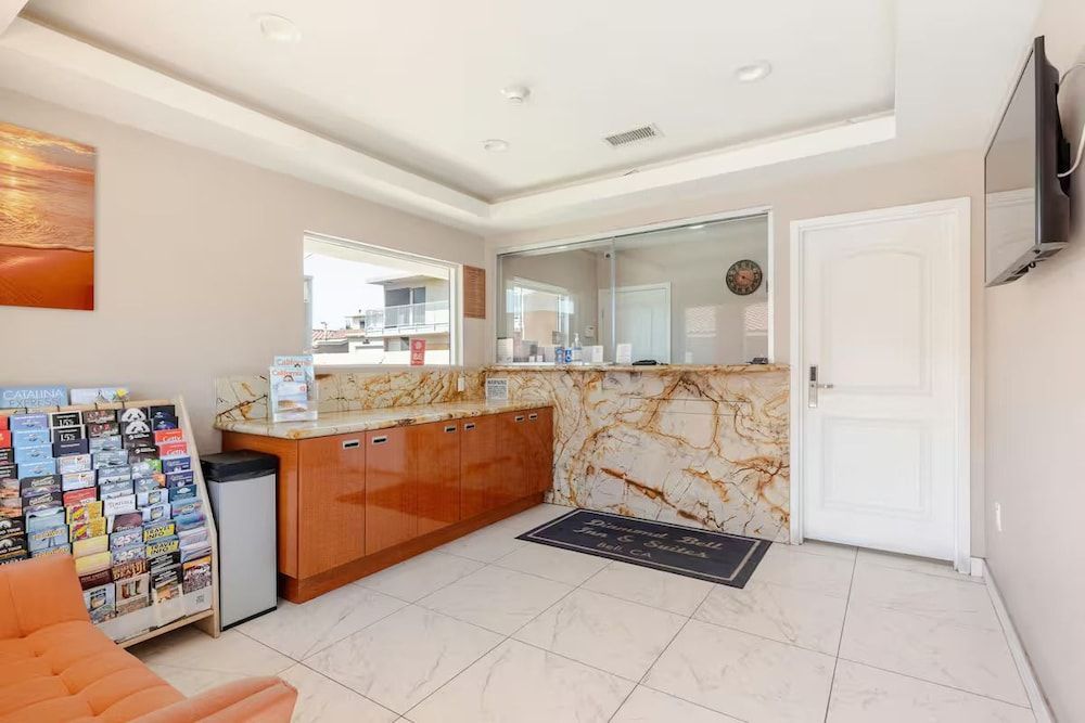 Diamond Bell Inn & Suites 2