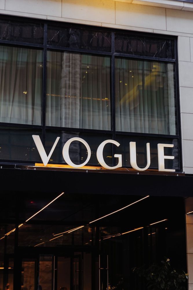 Vogue Hotel Montreal Downtown, Curio Collection by Hilton 1