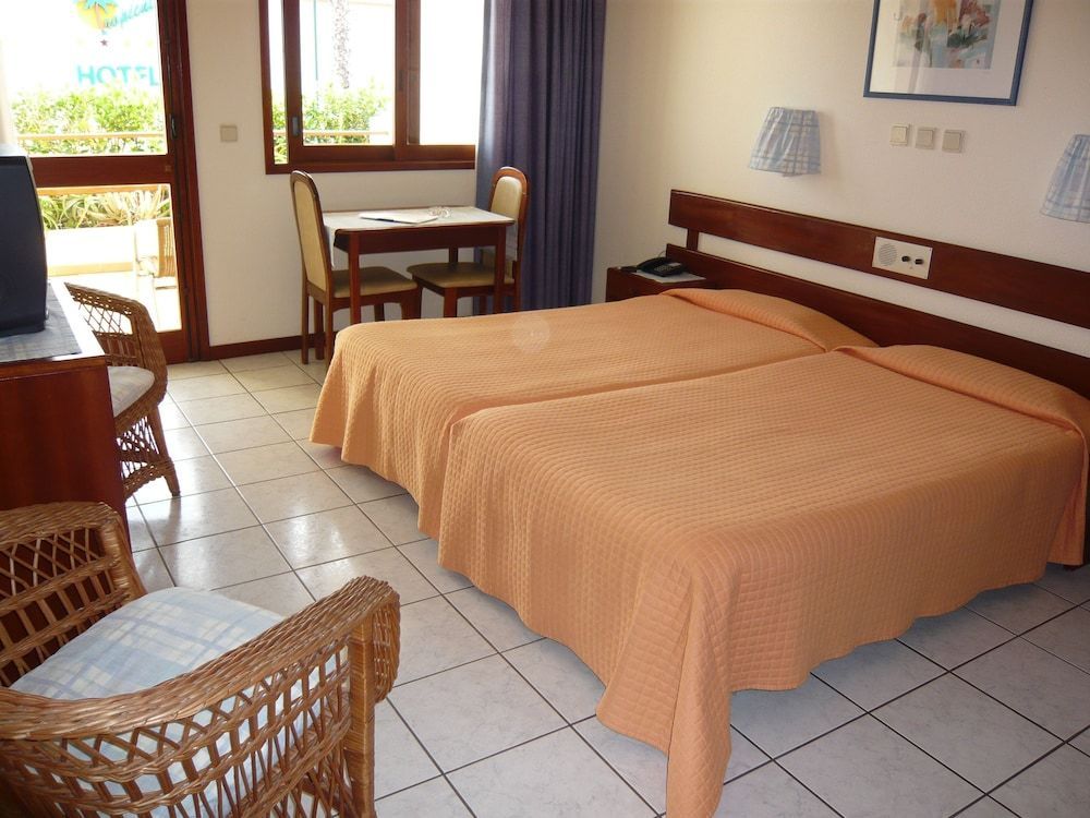 Traineira Vila Ventura Village 2