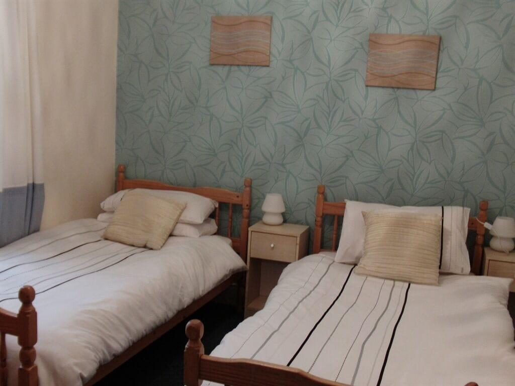 Oakwell Guest House 1
