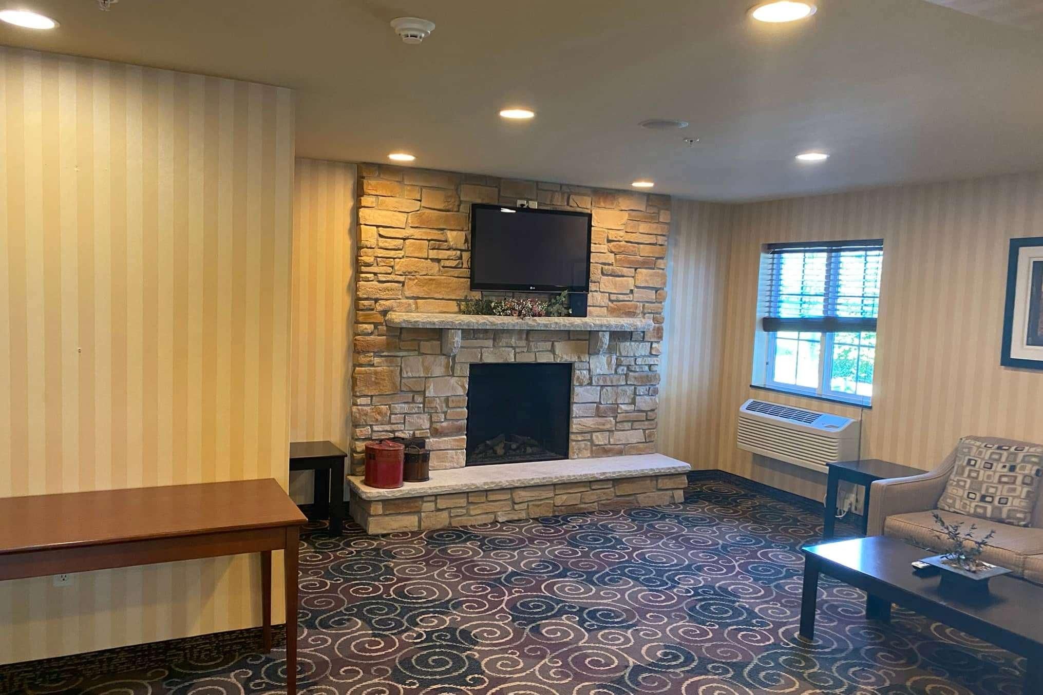 AmericInn by Wyndham Oshkosh 1