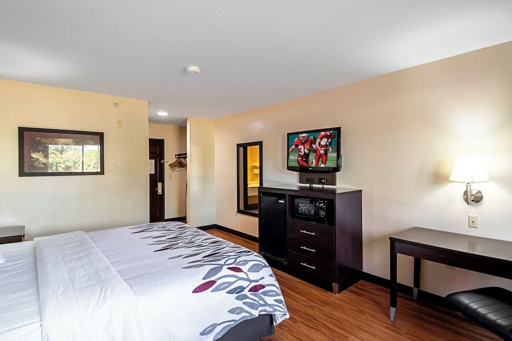 Red Roof Inn San Marcos 1