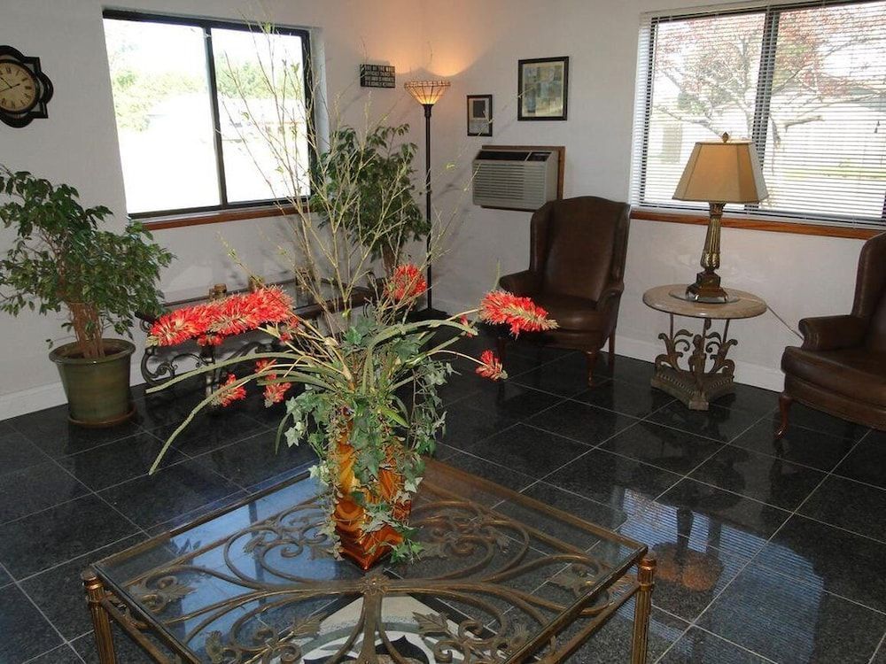 Oscoda Lakeside Hotel 2