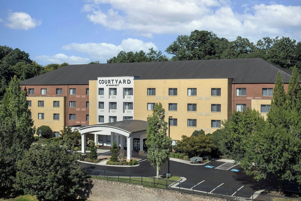 Courtyard Blacksburg 1