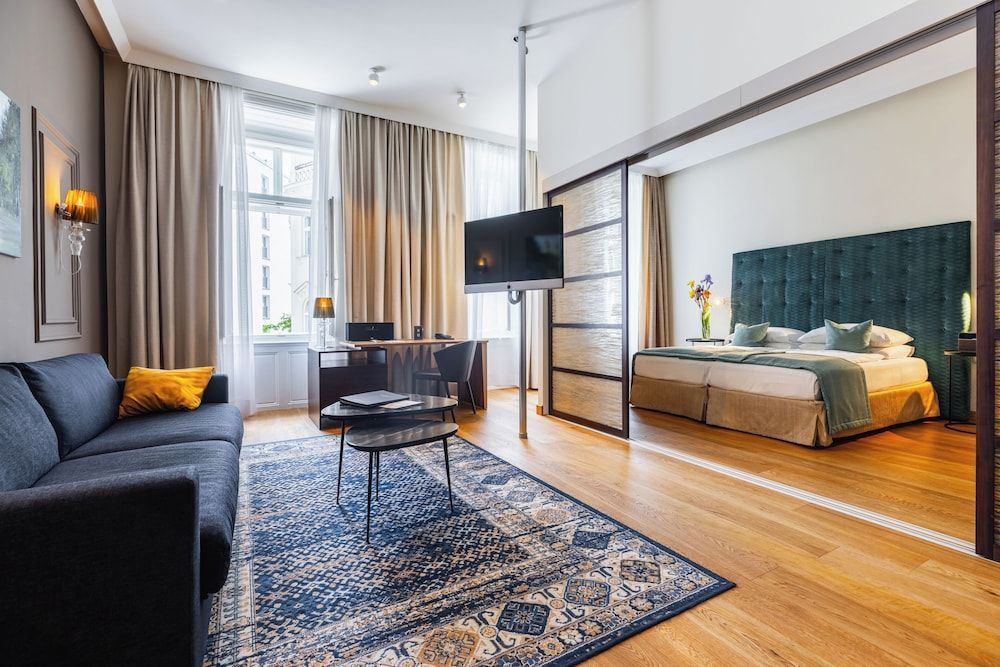 HiLight Suites Hotel 1