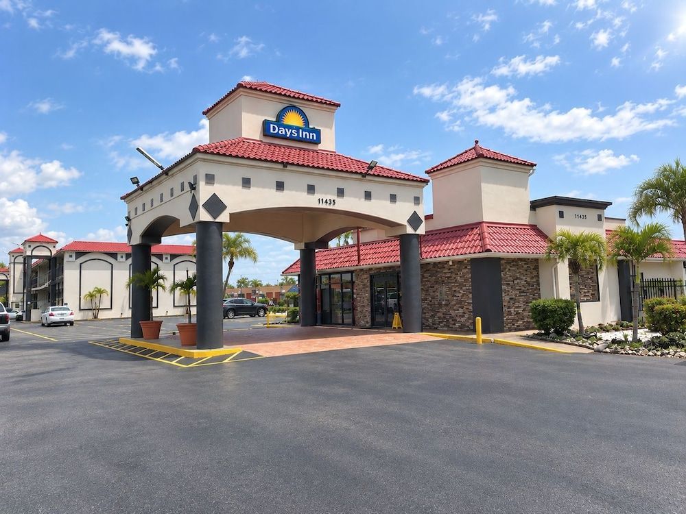 Days Inn by Wyndham Fort Myers 1