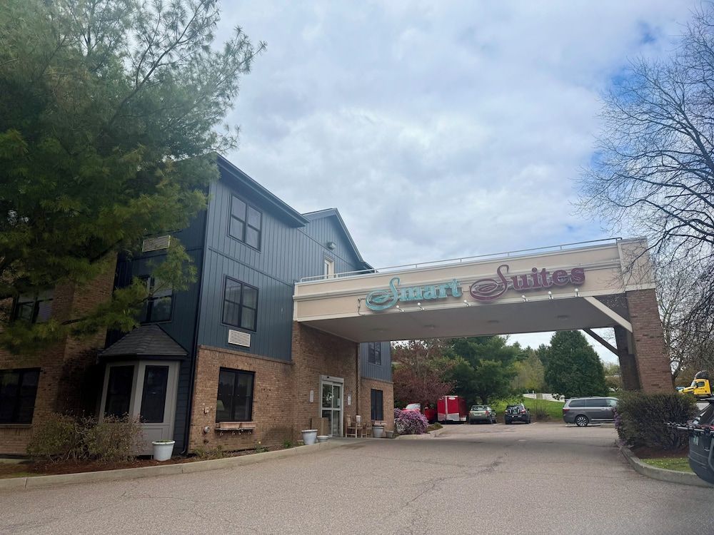 Smart Suites, an Ascend Collection Hotel 1