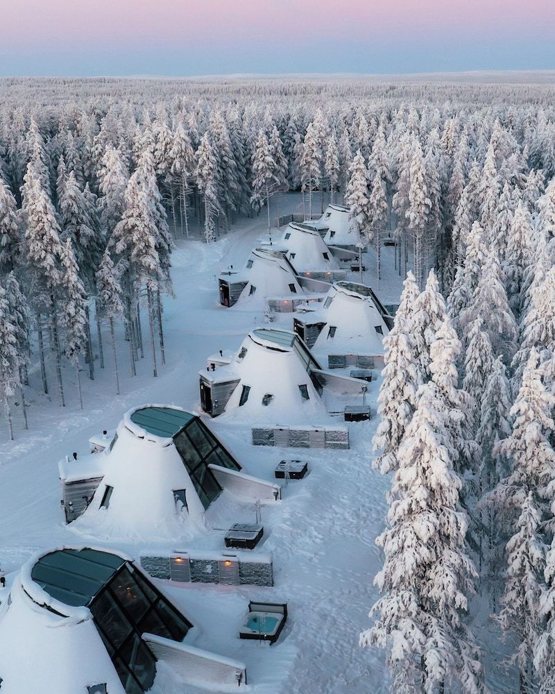 Glass Resort 1