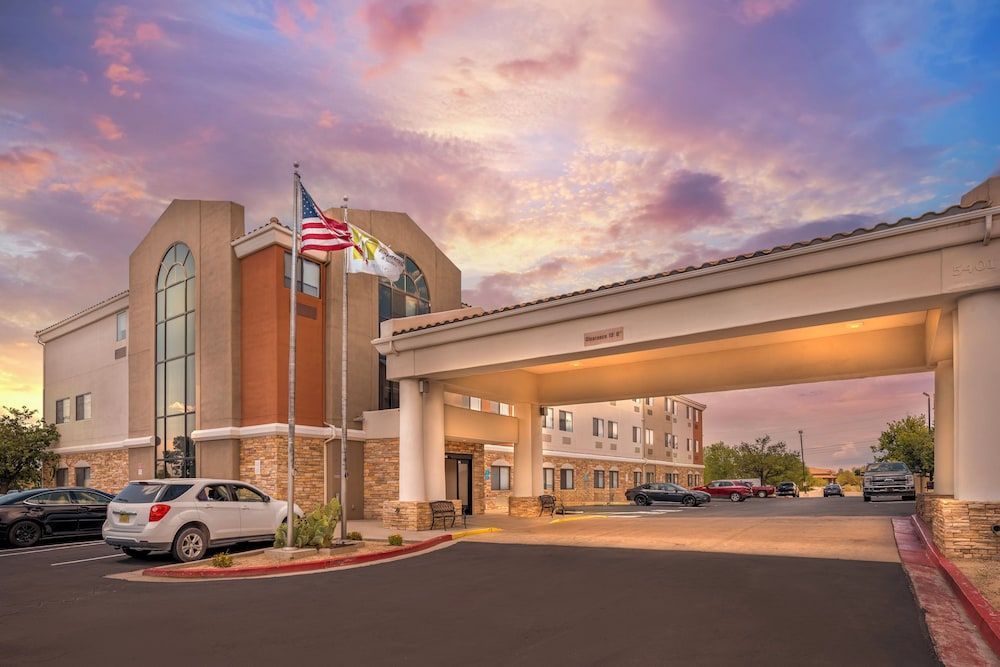 Holiday Inn Express & Suites ALBUQUERQUE-N. BALLOON FSTA PK by IHG 1
