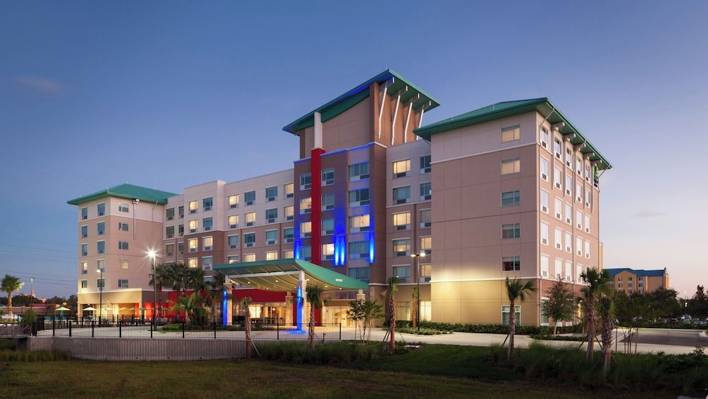 Holiday Inn Express & Suites ORLANDO AT SEAWORLD by IHG 1