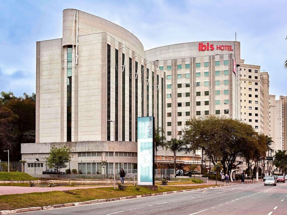 ibis Santo Andre - Hotel na Av Industrial e perto do Grand Plaza 1