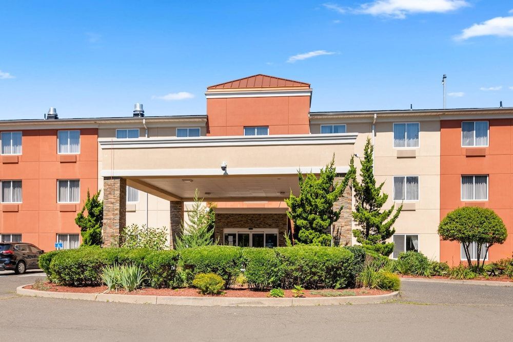 Quality Suites Stratford 1