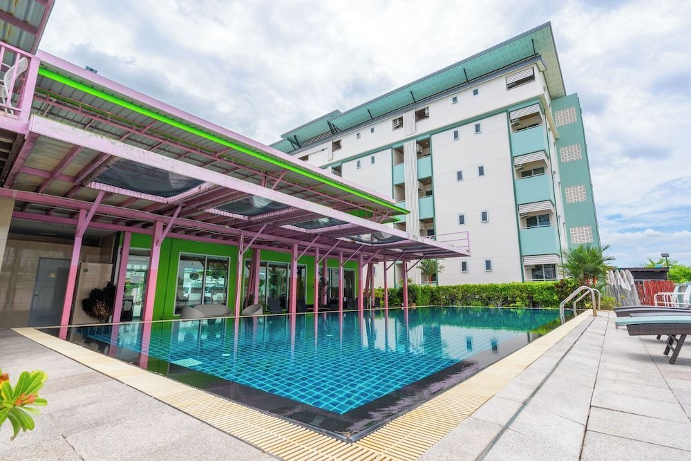 Gold Airport Suites 1