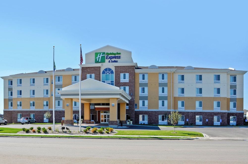 Holiday Inn Express & Suites WILLISTON by IHG 1