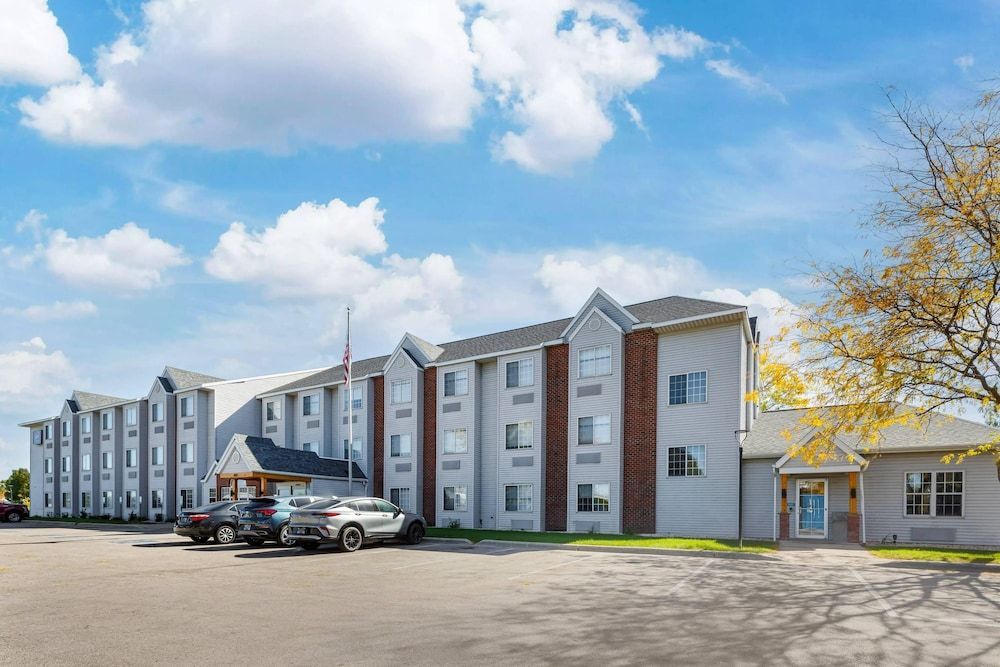 Sleep Inn & Suites Fond du Lac 1