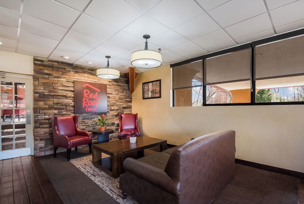 Red Roof Inn and Suites Newark - University 2