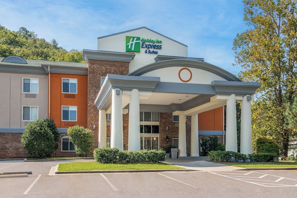 Holiday Inn Express & Suites CHEROKEE/CASINO by IHG 1