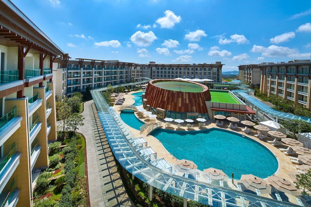 Marriott Jeju Shinhwa World Hotel 1