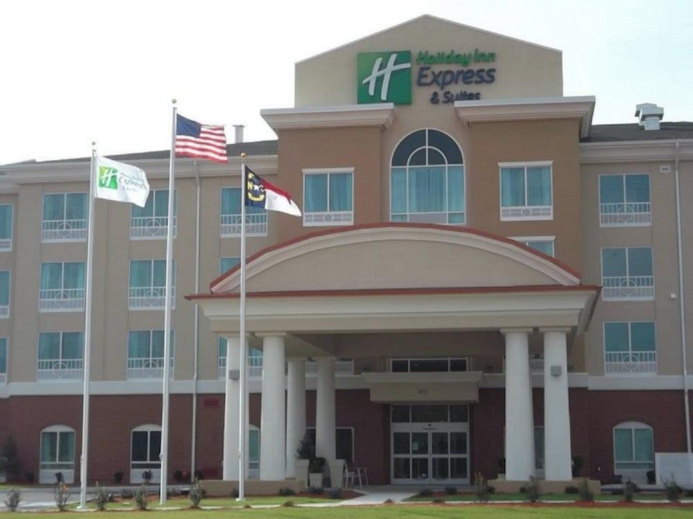 Holiday Inn Express & Suites SMITHFIELD - SELMA I-95 by IHG 1