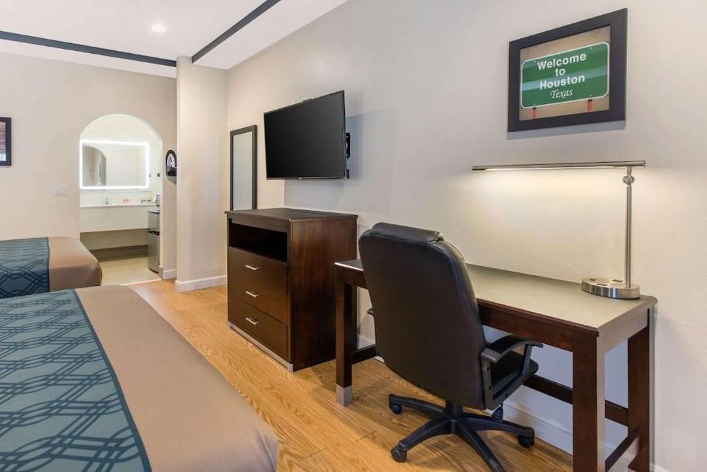 Red Star Inn & Suites 2