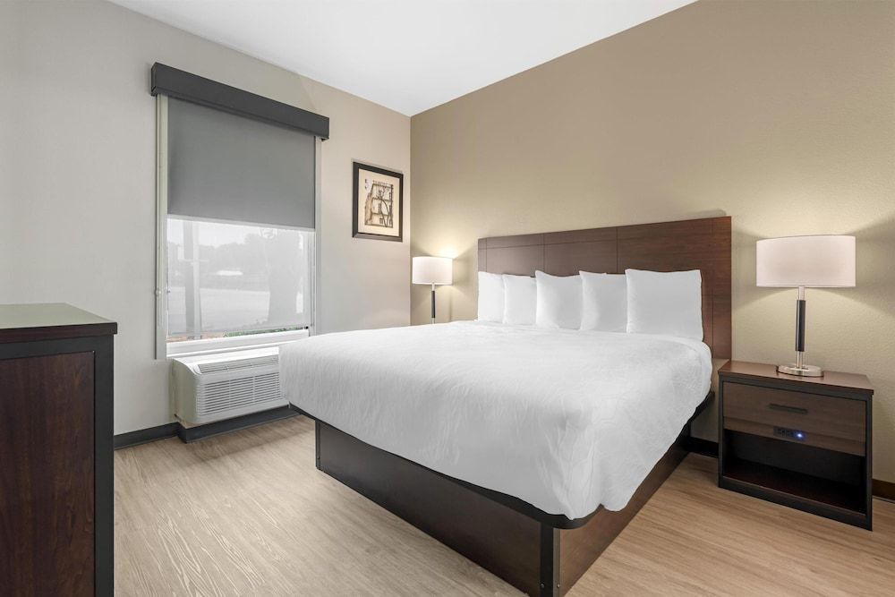 Best Western Plus McKinney Inn and Suites 1