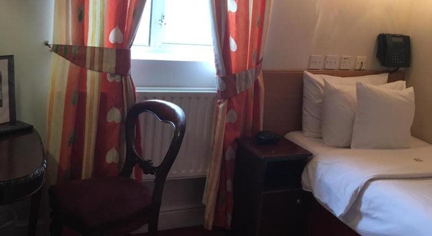Leeson Bridge Guesthouse 1